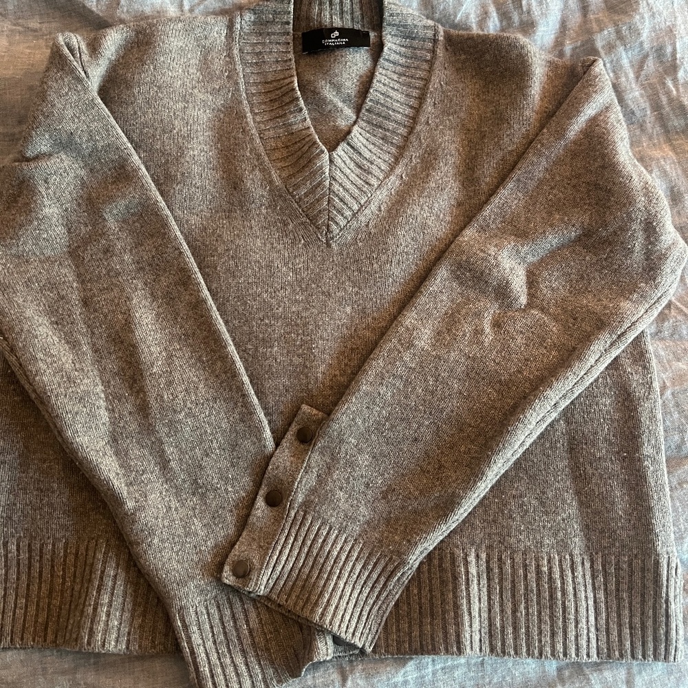 Cashmere/Wool Grey Sweater V neck